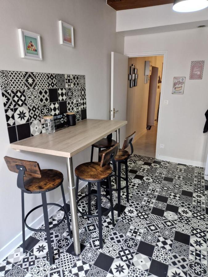 Le Saint Jean Et Son Parking Privee Apartment Blois Luaran gambar